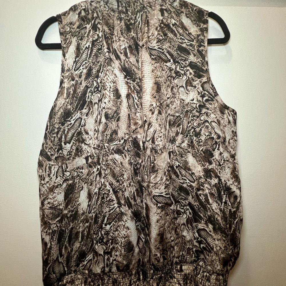 New York & Company Black and White Sleeveless Boxy Blouse